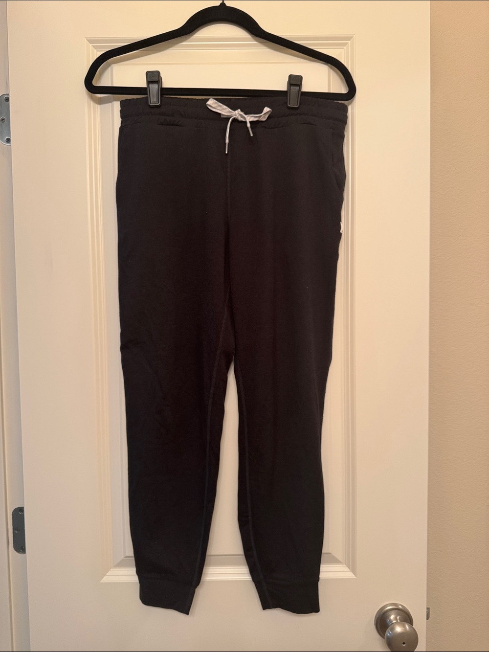 Vuori Women's Black Drawstring Jogger Pants